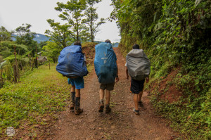 REC students hiking to Piedras Blancas 